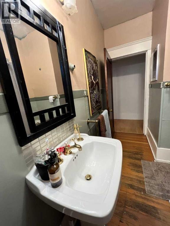 506 38 Avenue SW — photo 13