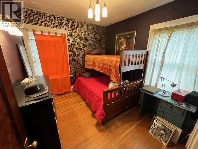 506 38 Avenue SW — photo 11