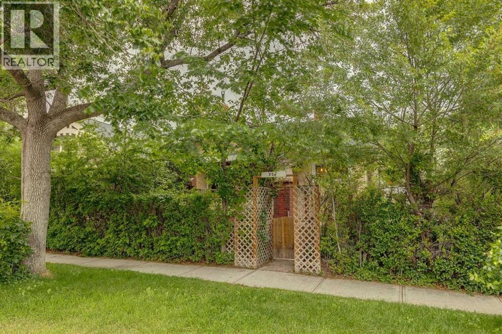 506 38 Avenue SW — photo 2
