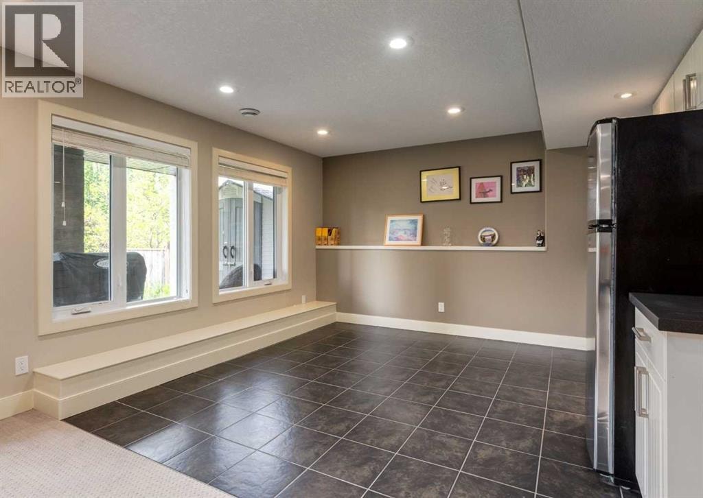 98 Royal Ridge Mount NW — photo 32