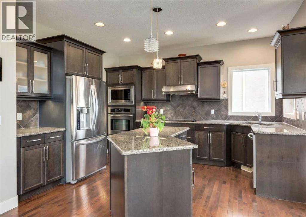 98 Royal Ridge Mount NW — photo 9