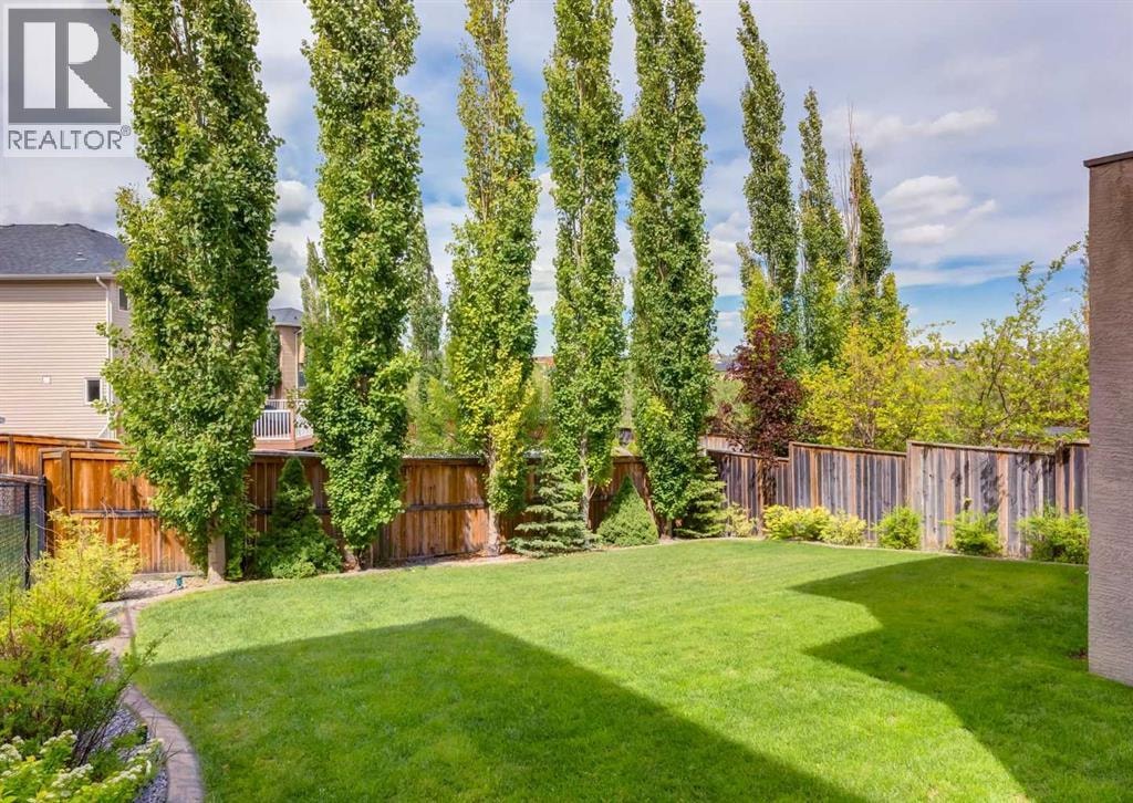 98 Royal Ridge Mount NW — photo 38