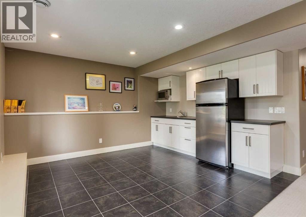 98 Royal Ridge Mount NW — photo 33