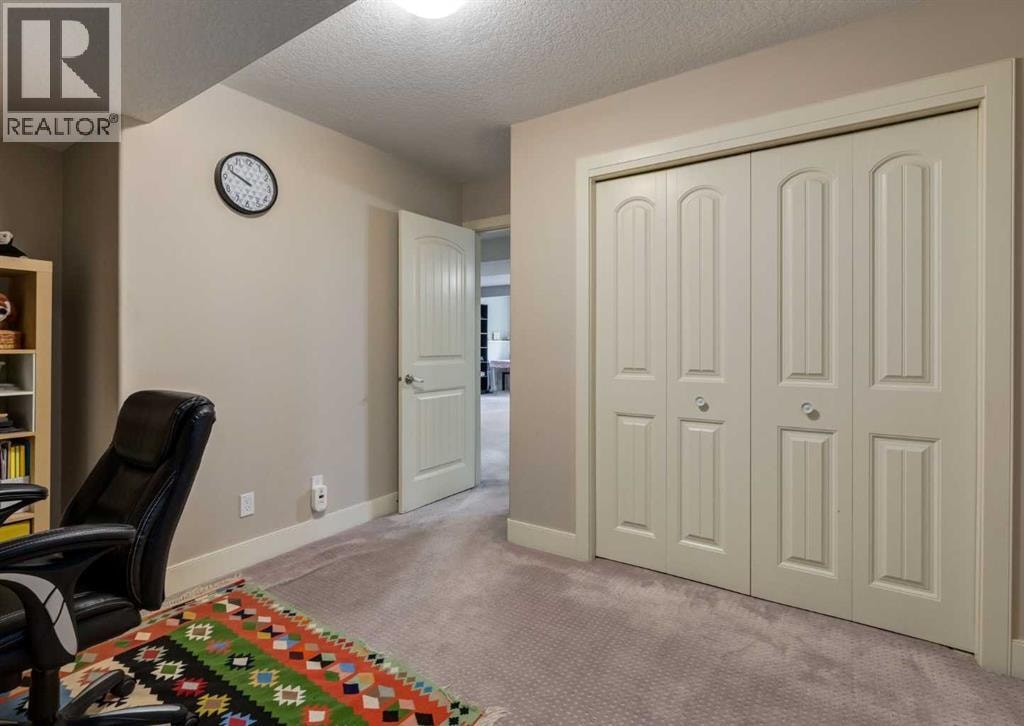 98 Royal Ridge Mount NW — photo 35
