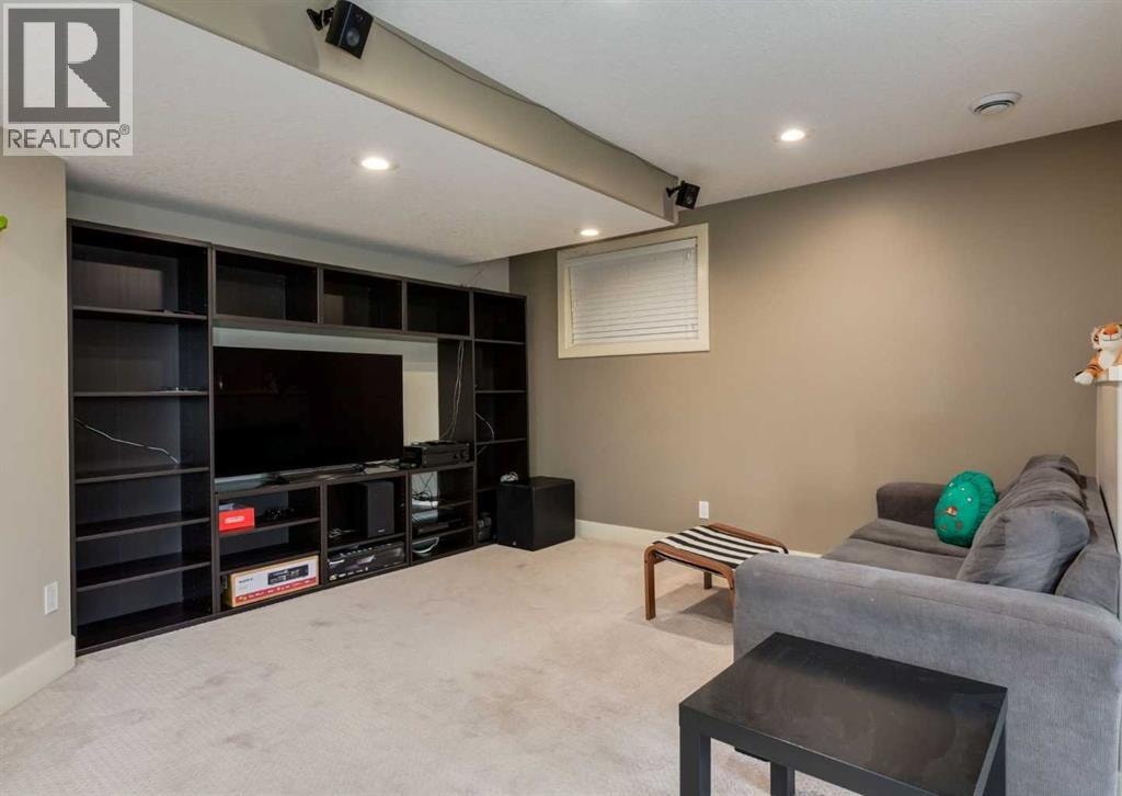 98 Royal Ridge Mount NW — photo 31