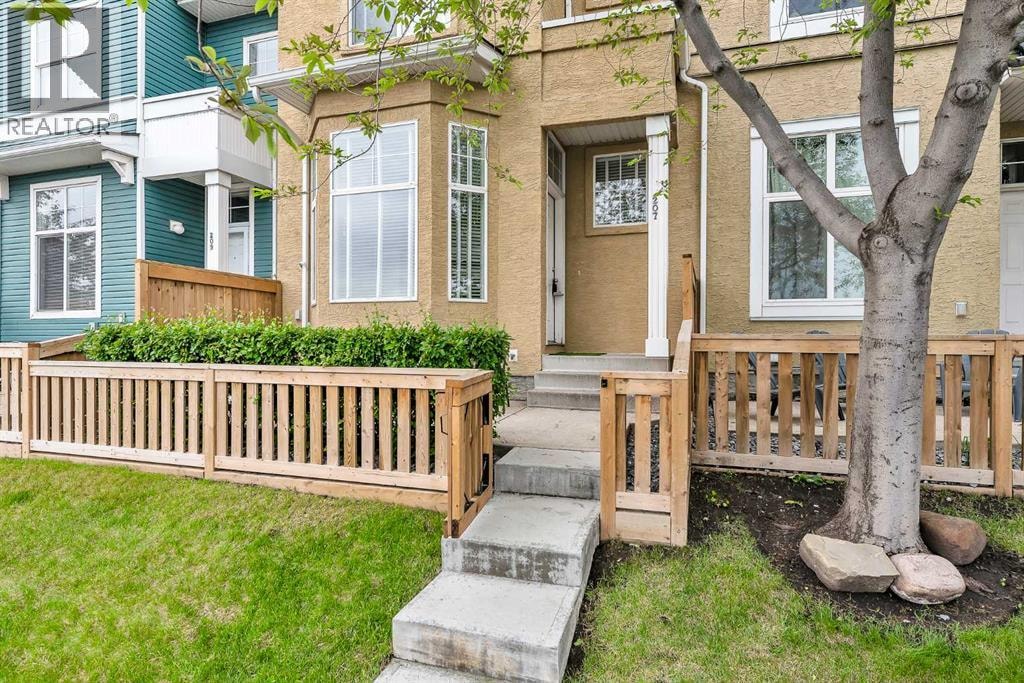 207 Mckenzie Towne Gate SE — photo 3