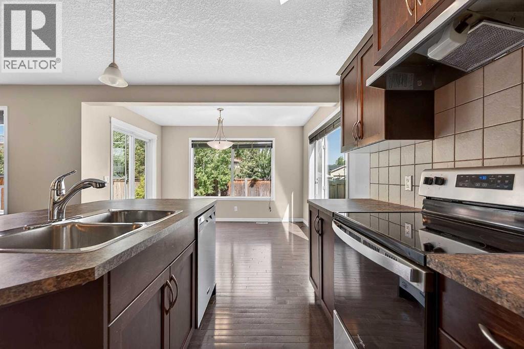 162 Cranwell Square SE — photo 16