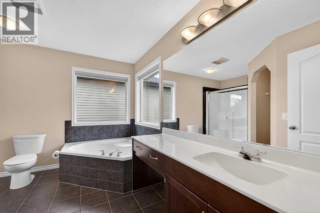 162 Cranwell Square SE — photo 33