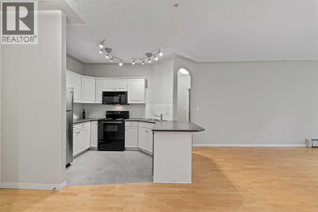 207, 2419 Erlton Road SW — photo 18