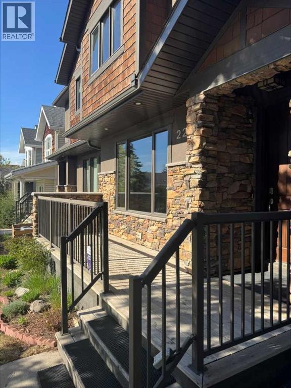2213 27 Street SW — photo 2