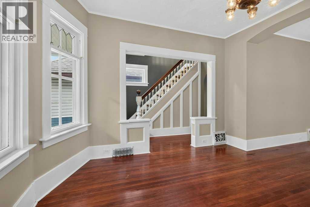 918 18 Avenue SE — photo 6