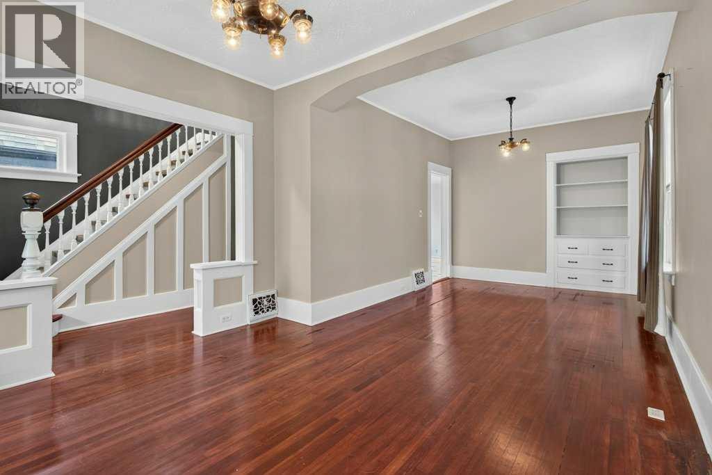 918 18 Avenue SE — photo 8