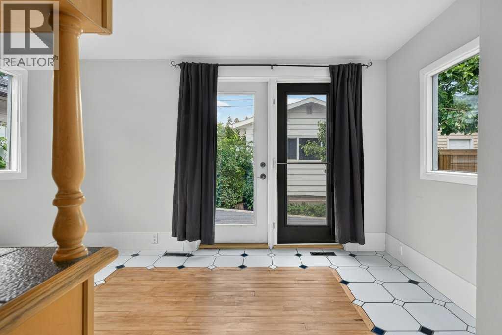 918 18 Avenue SE — photo 23