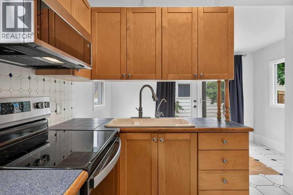 918 18 Avenue SE — photo 15