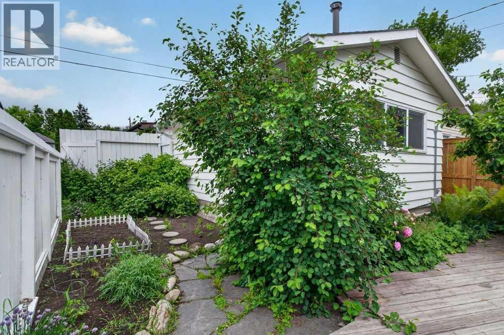 918 18 Avenue SE — photo 46