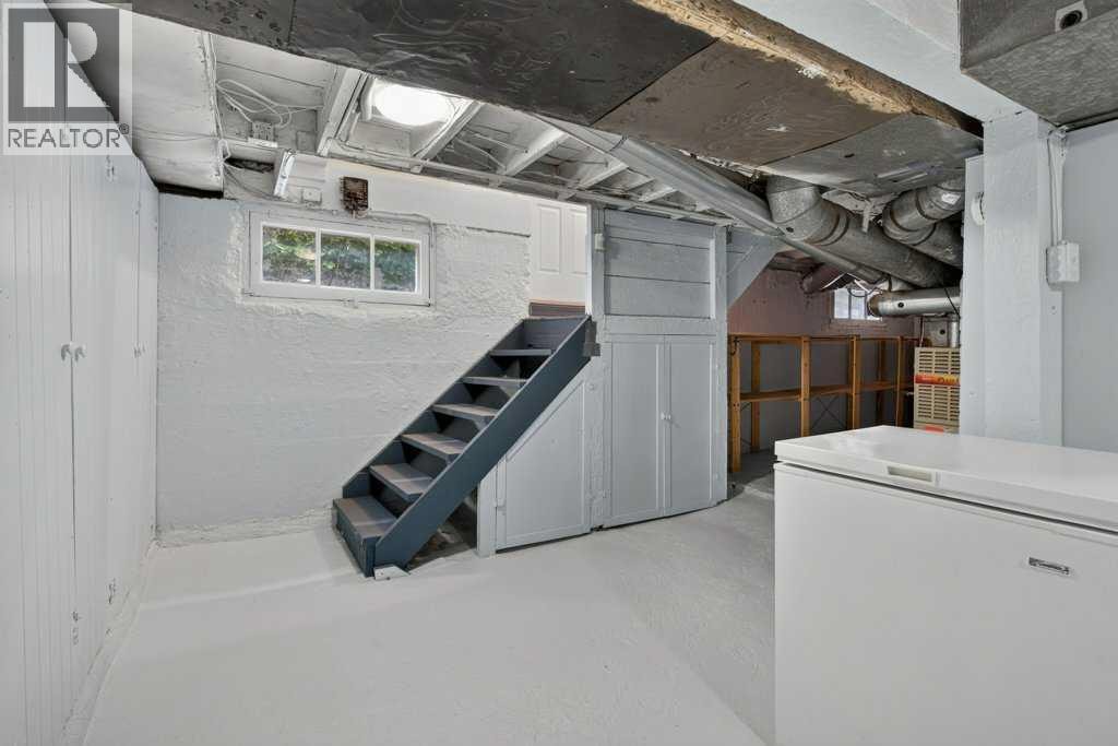 918 18 Avenue SE — photo 38