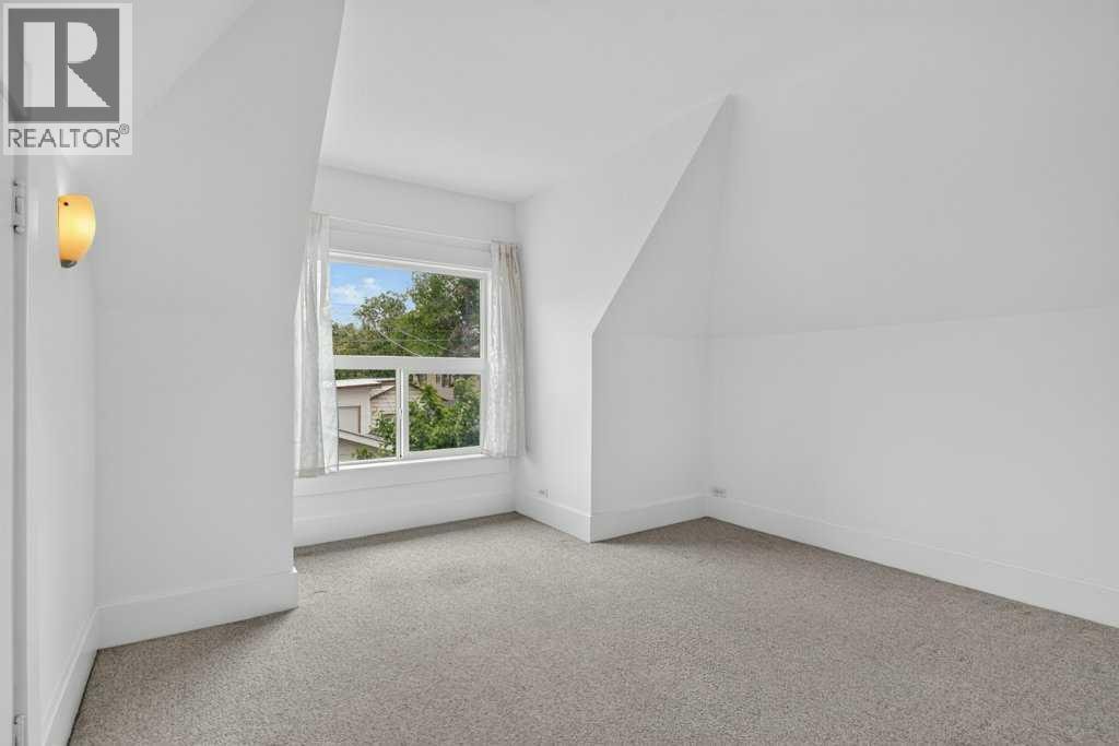 918 18 Avenue SE — photo 28