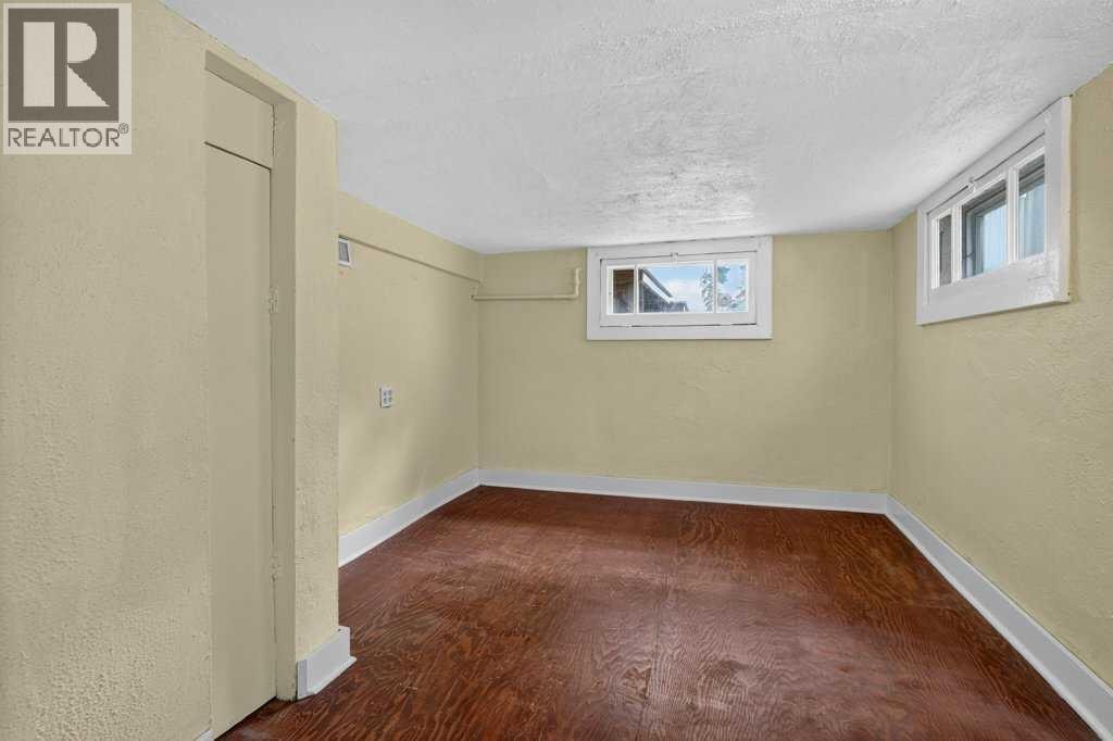918 18 Avenue SE — photo 40