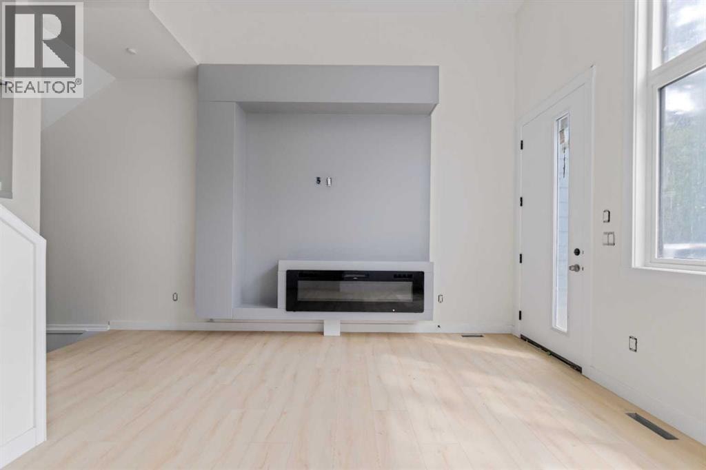 2020 12 Avenue SW — photo 3