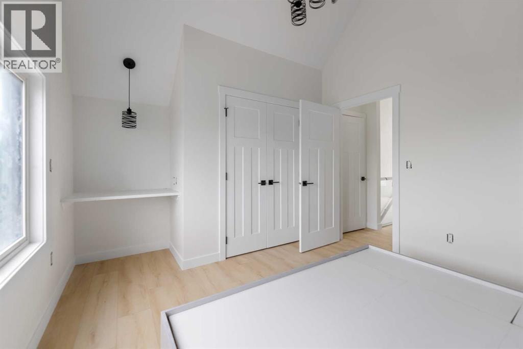2020 12 Avenue SW — photo 16