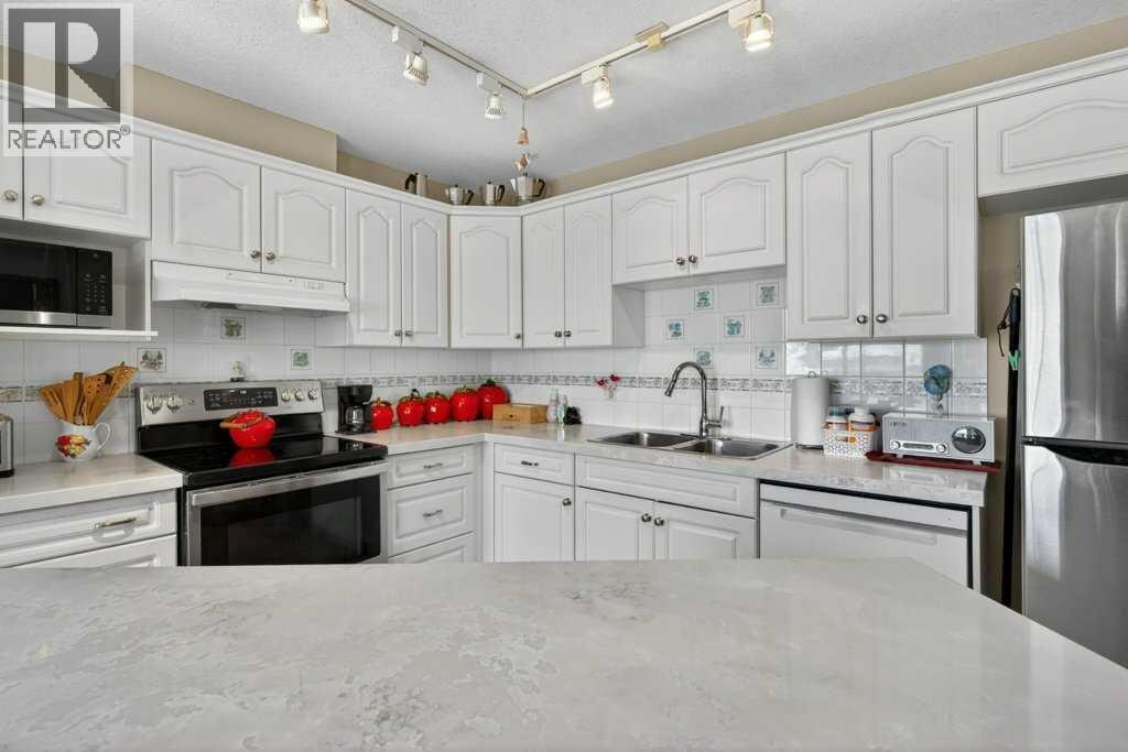 535 Epiphany Bay — photo 14