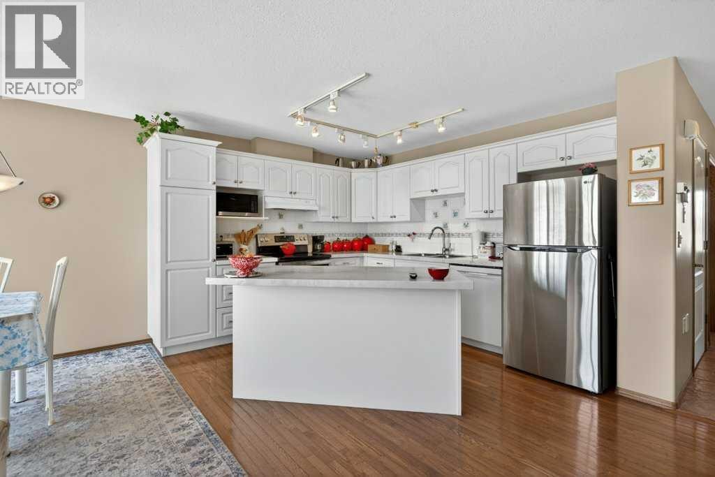 535 Epiphany Bay — photo 12