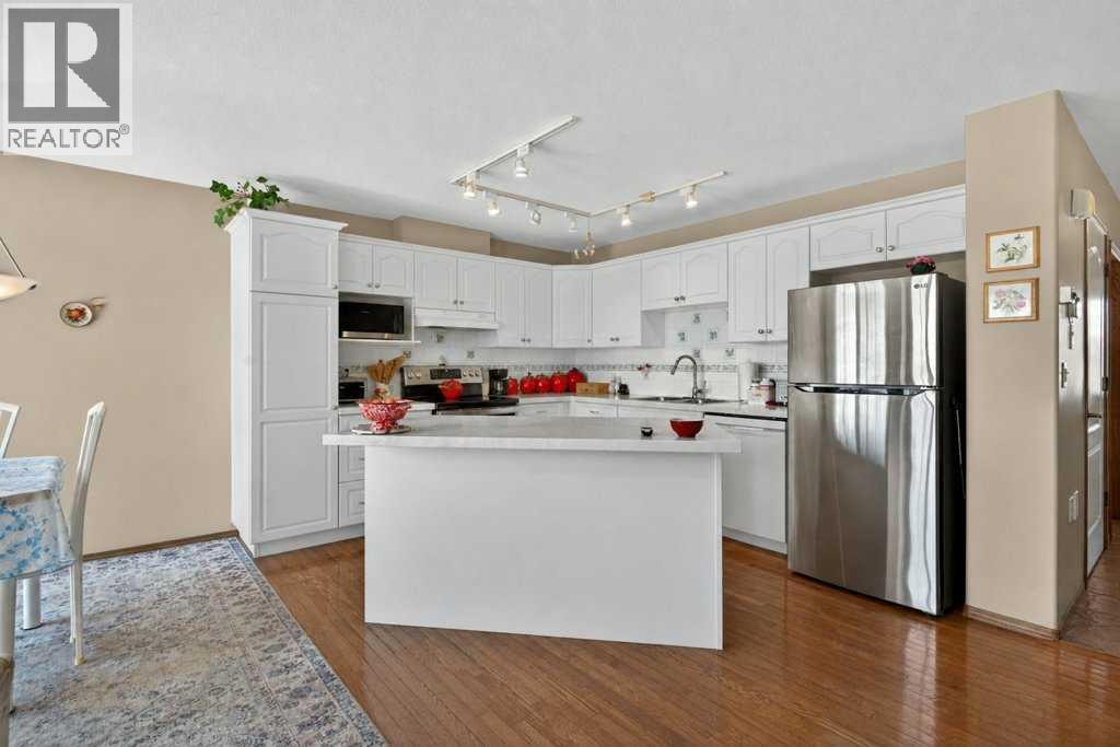 535 Epiphany Bay — photo 15