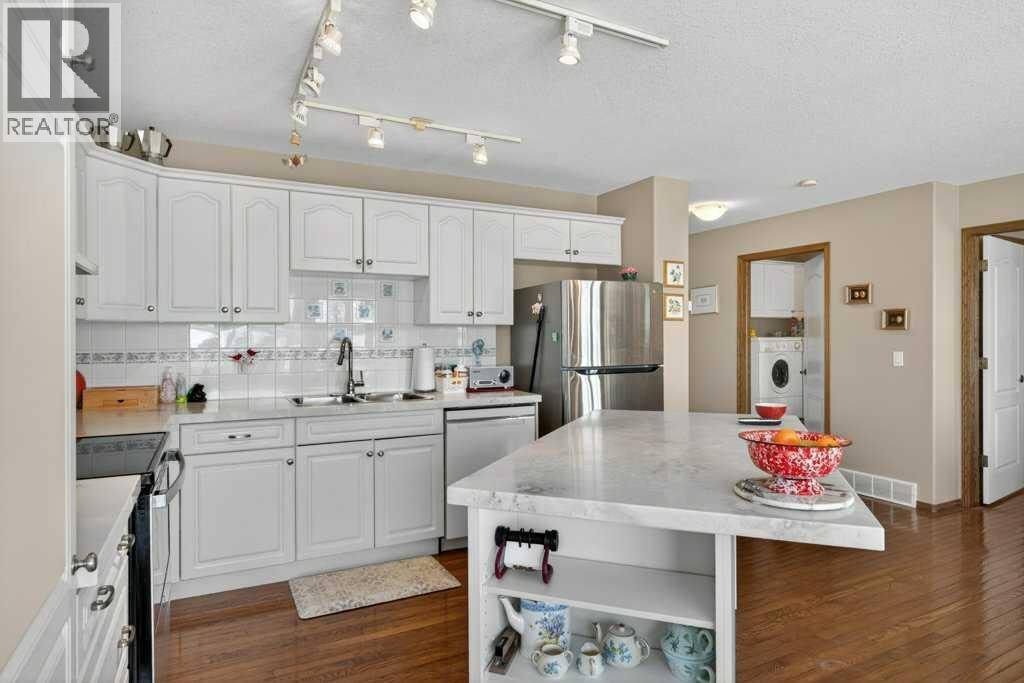 535 Epiphany Bay — photo 16