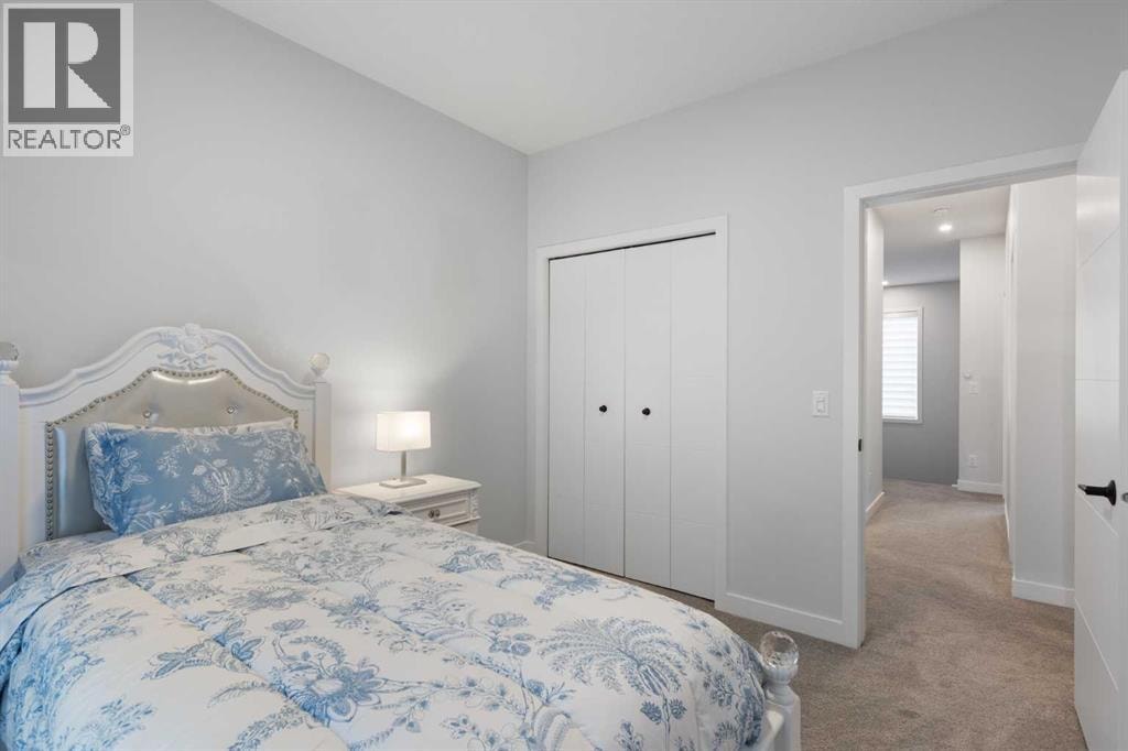 218 Les Jardins Park SE — photo 16