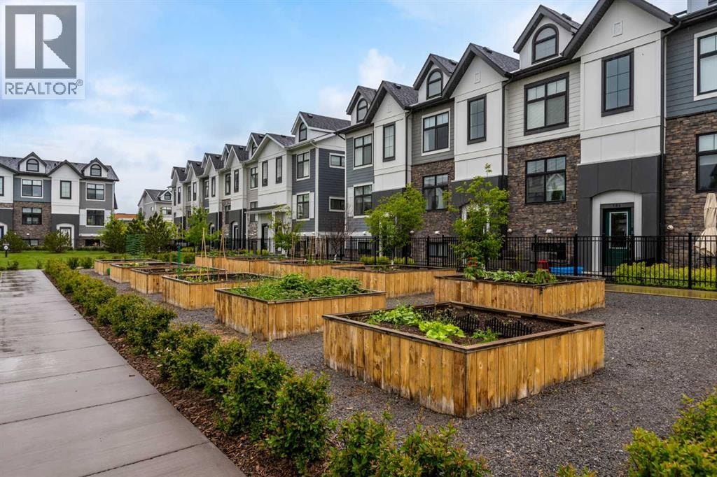 218 Les Jardins Park SE — photo 36