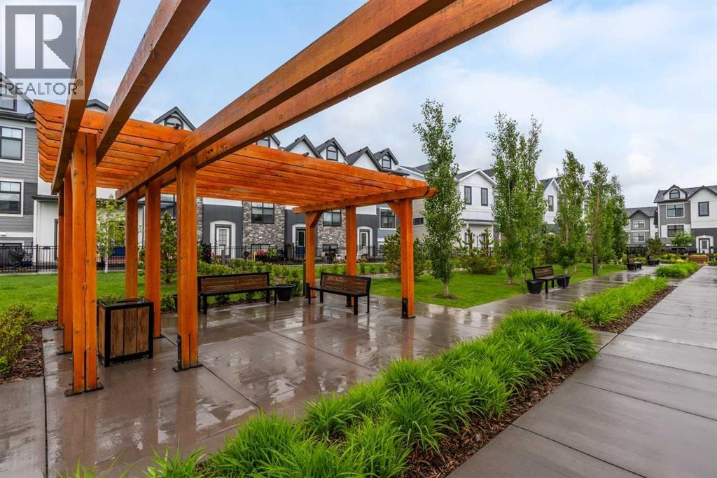 218 Les Jardins Park SE — photo 34