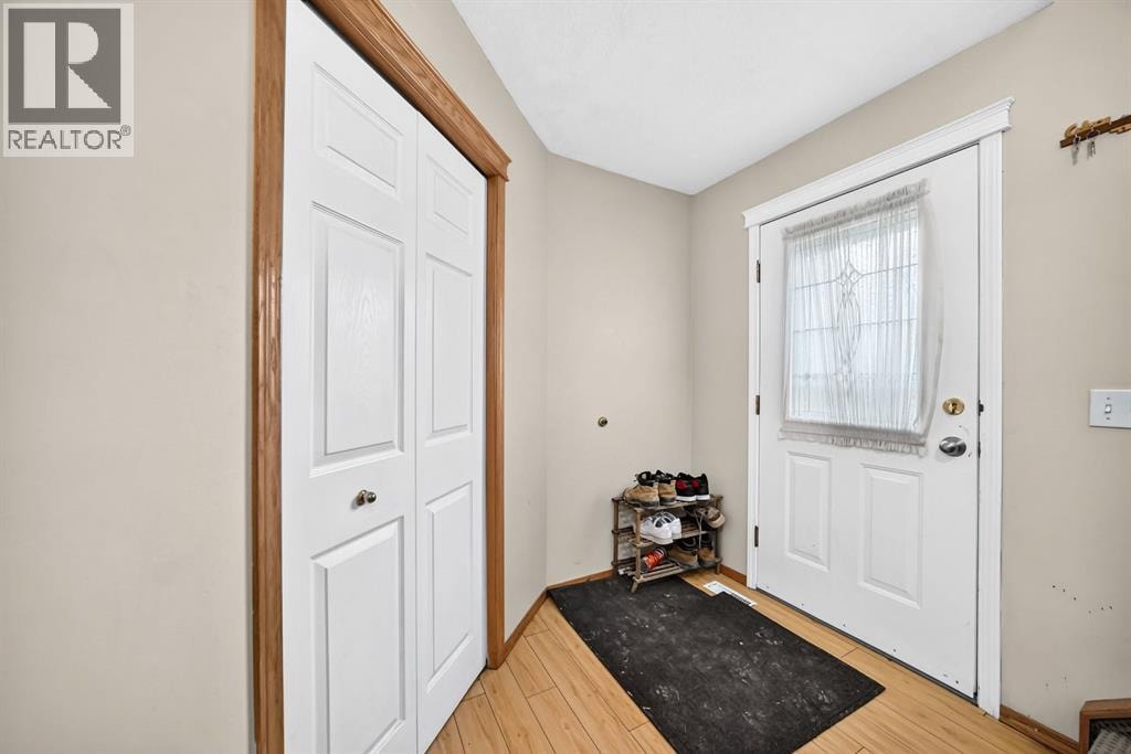 145 Martinvalley Crescent NE — photo 4