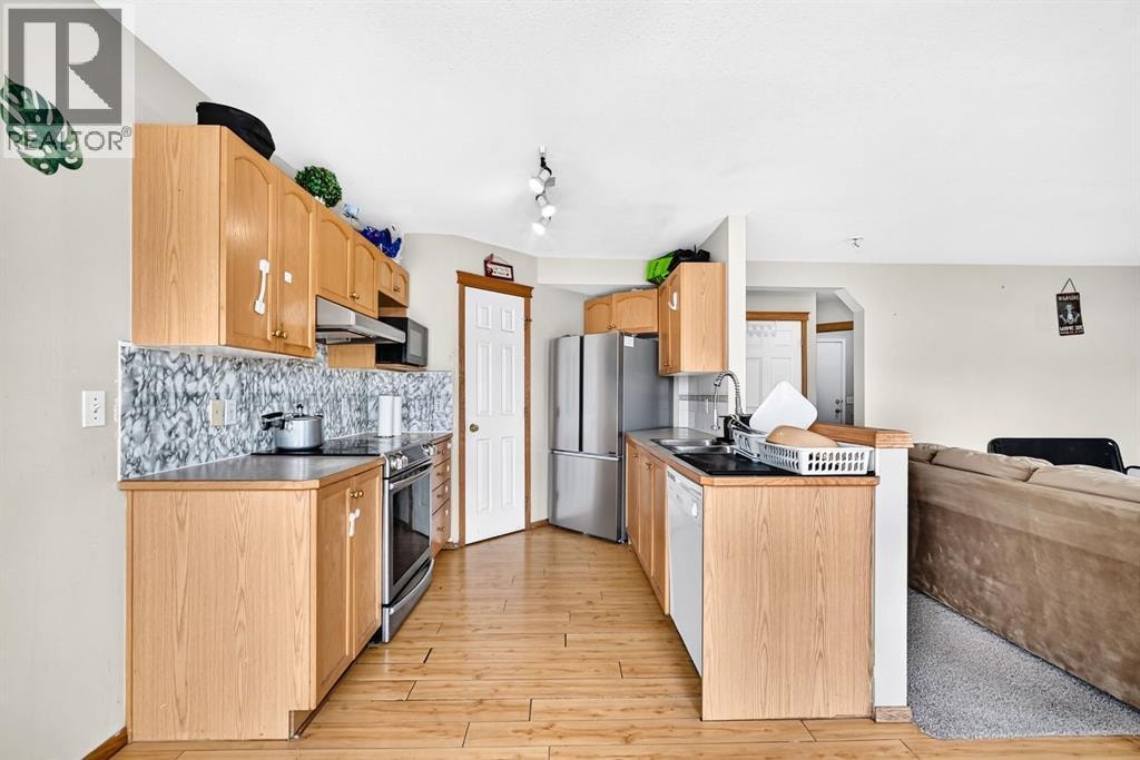 145 Martinvalley Crescent NE — photo 5