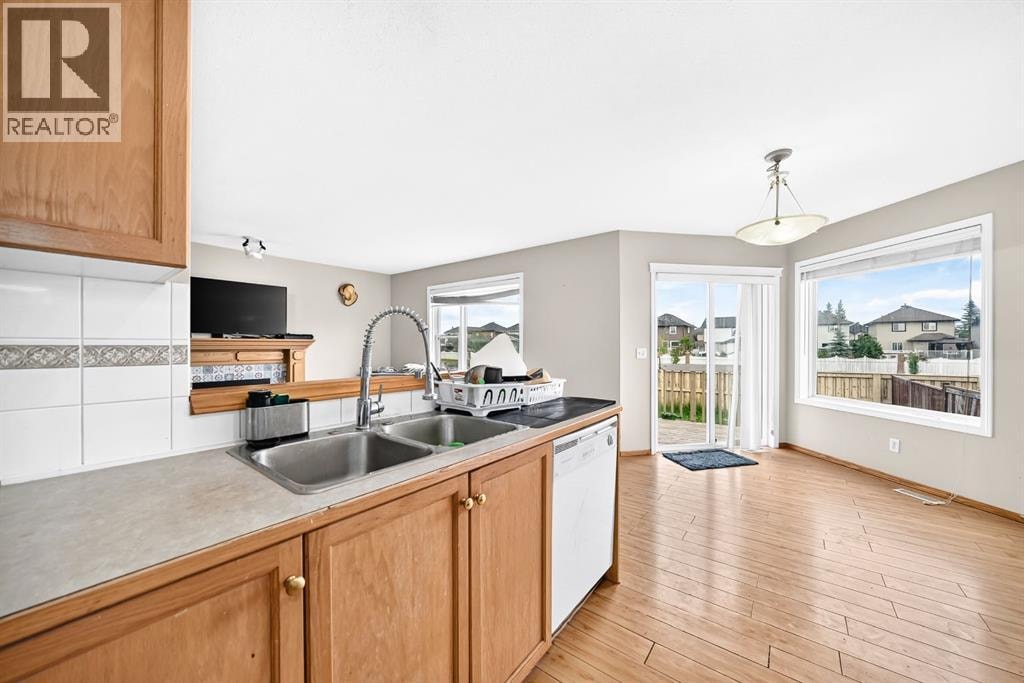 145 Martinvalley Crescent NE — photo 7
