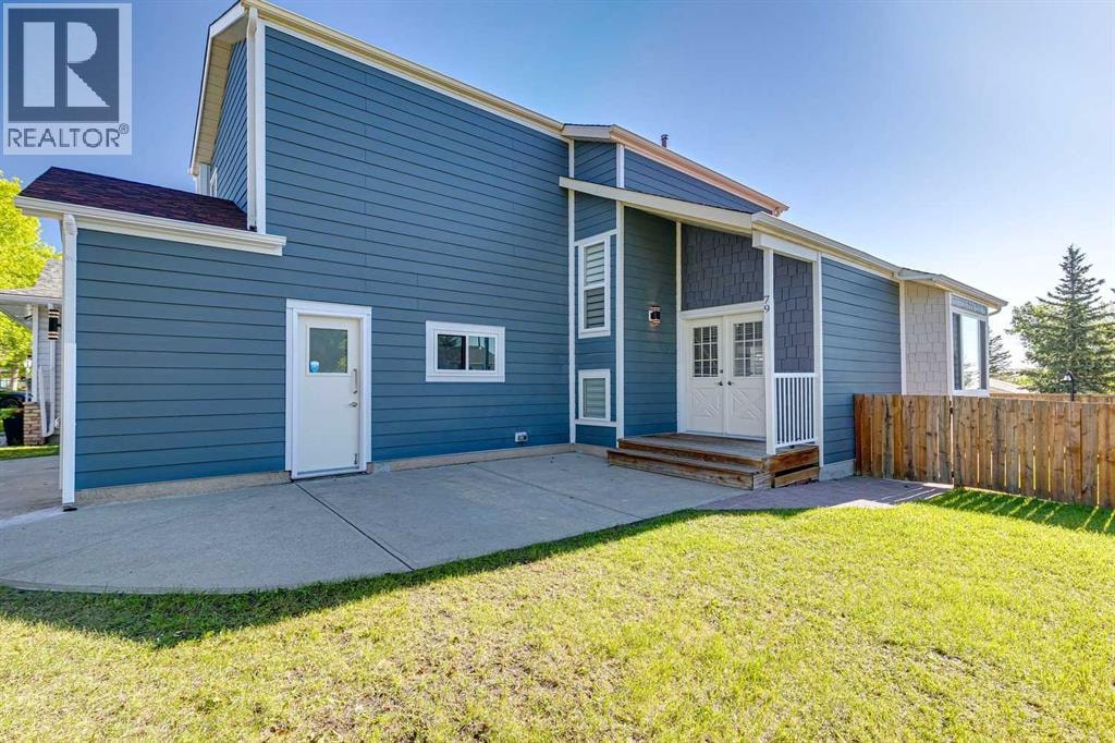 79 Millside Crescent SW — photo 2