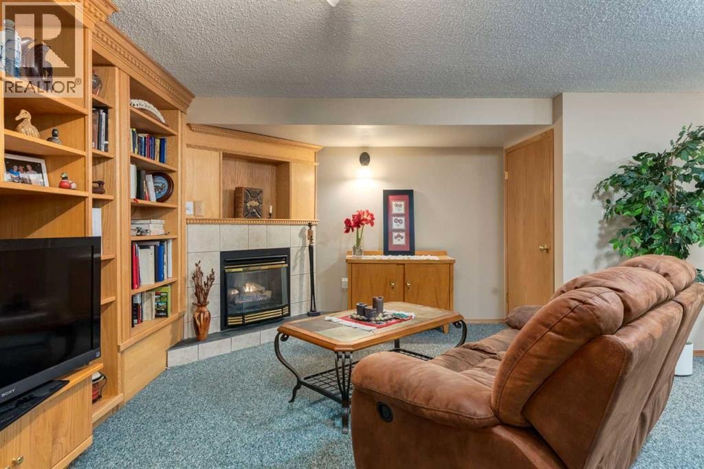 120 Silverthorn Way NW — photo 28