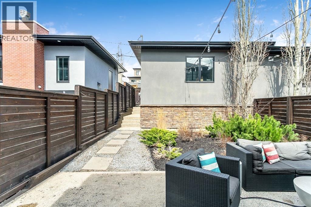 1834 30 Avenue SW — photo 18