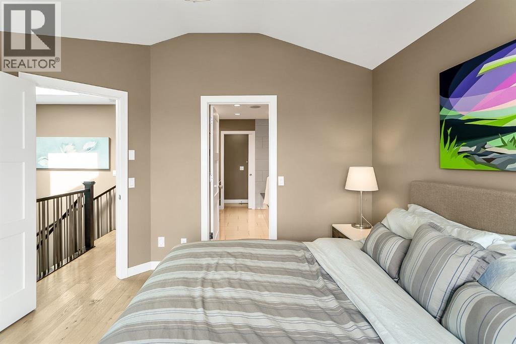 1834 30 Avenue SW — photo 20