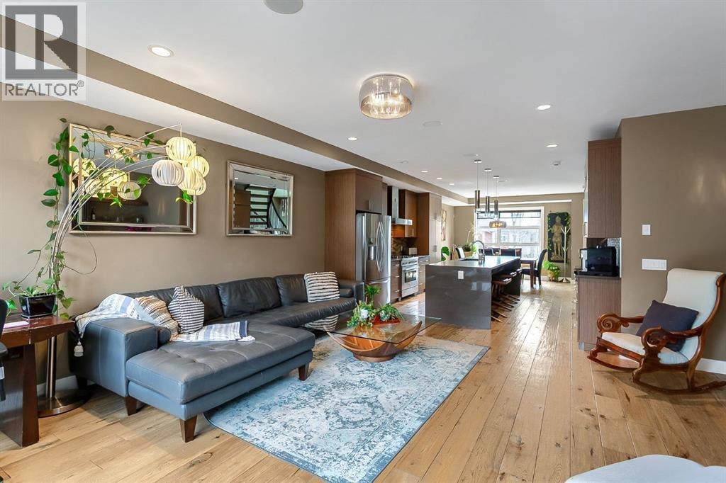 1834 30 Avenue SW — photo 13