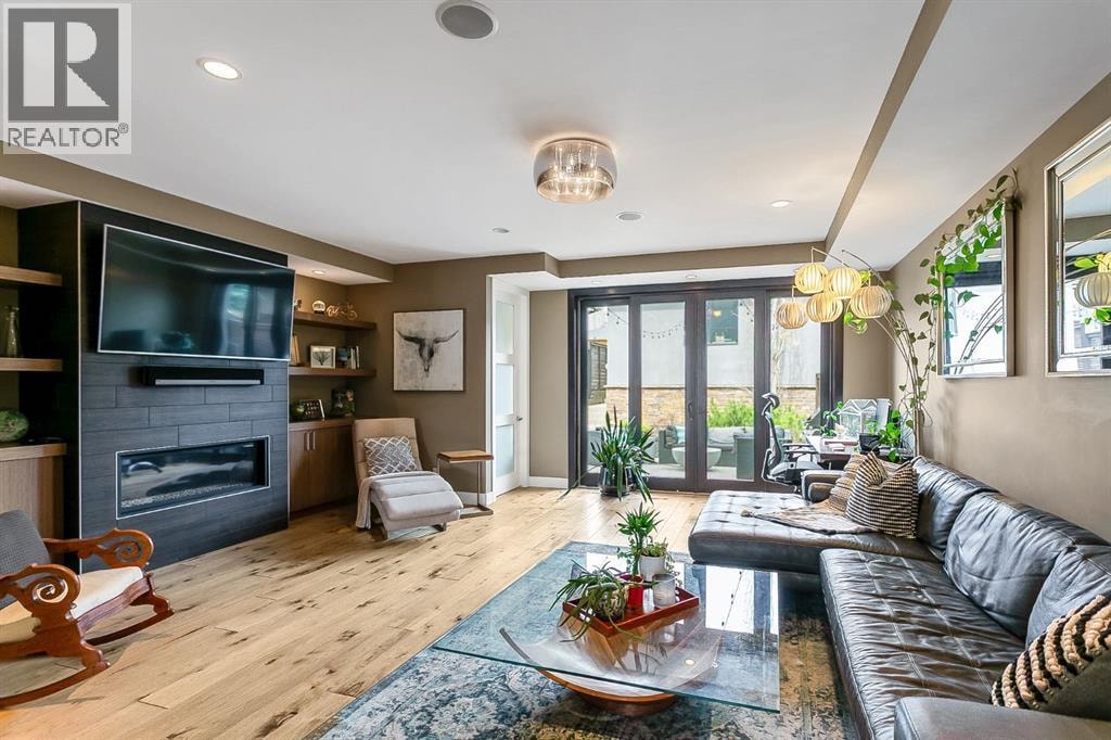1834 30 Avenue SW — photo 11