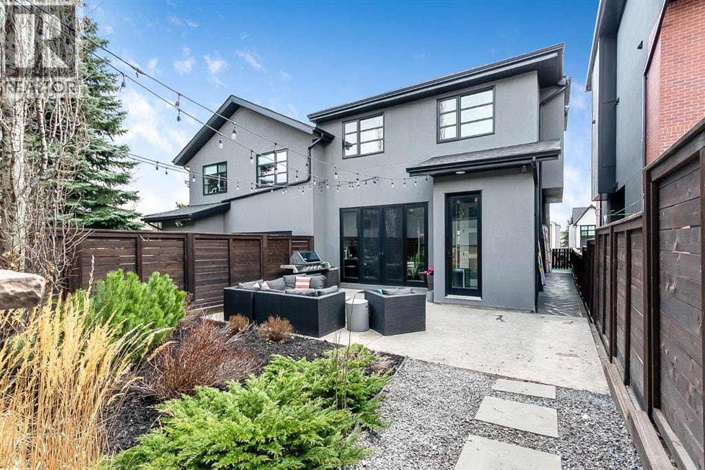 1834 30 Avenue SW — photo 17