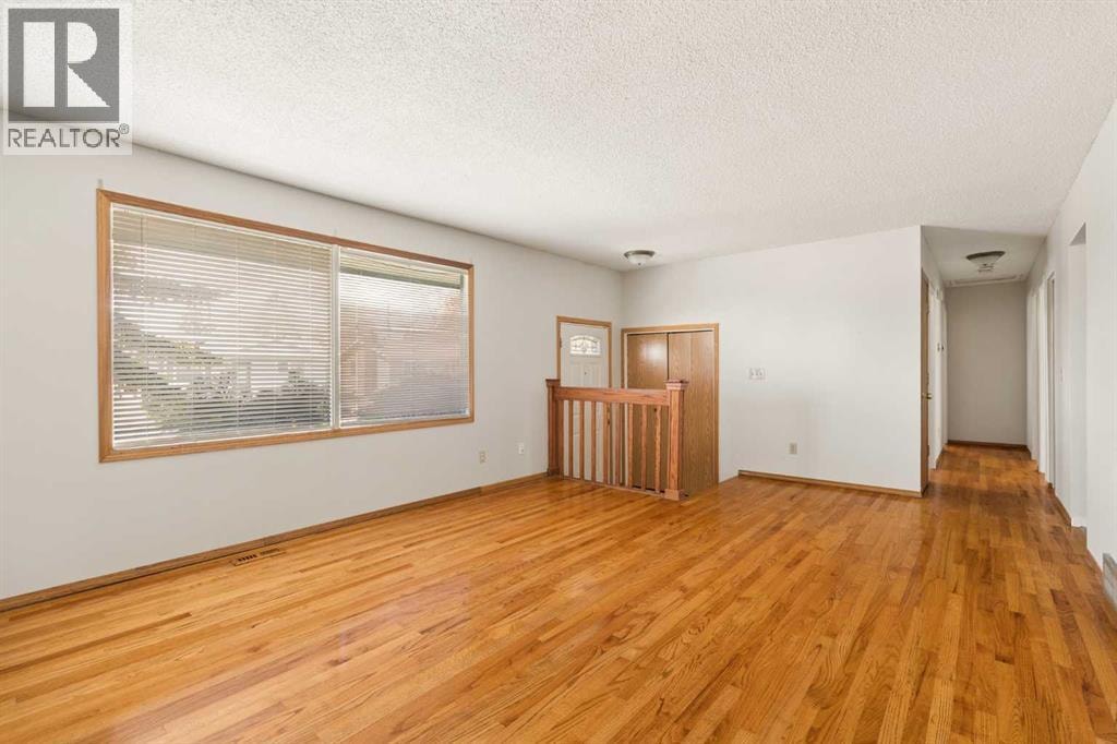 404 Manora Way NE — photo 8