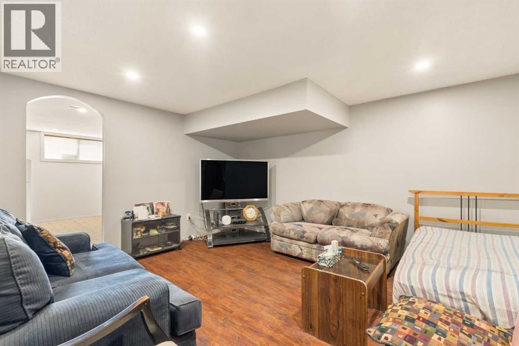 404 Manora Way NE — photo 24