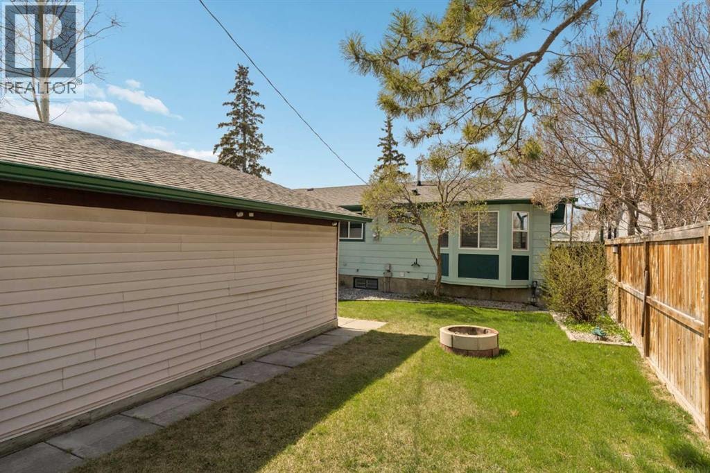404 Manora Way NE — photo 32