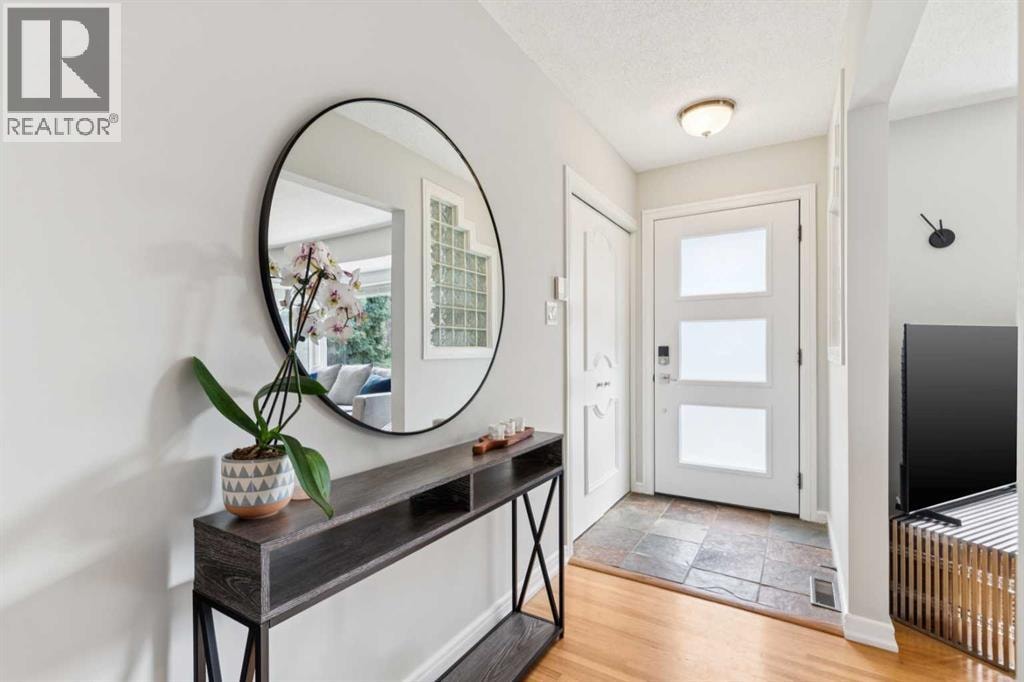 748 Archwood Road SE — photo 3
