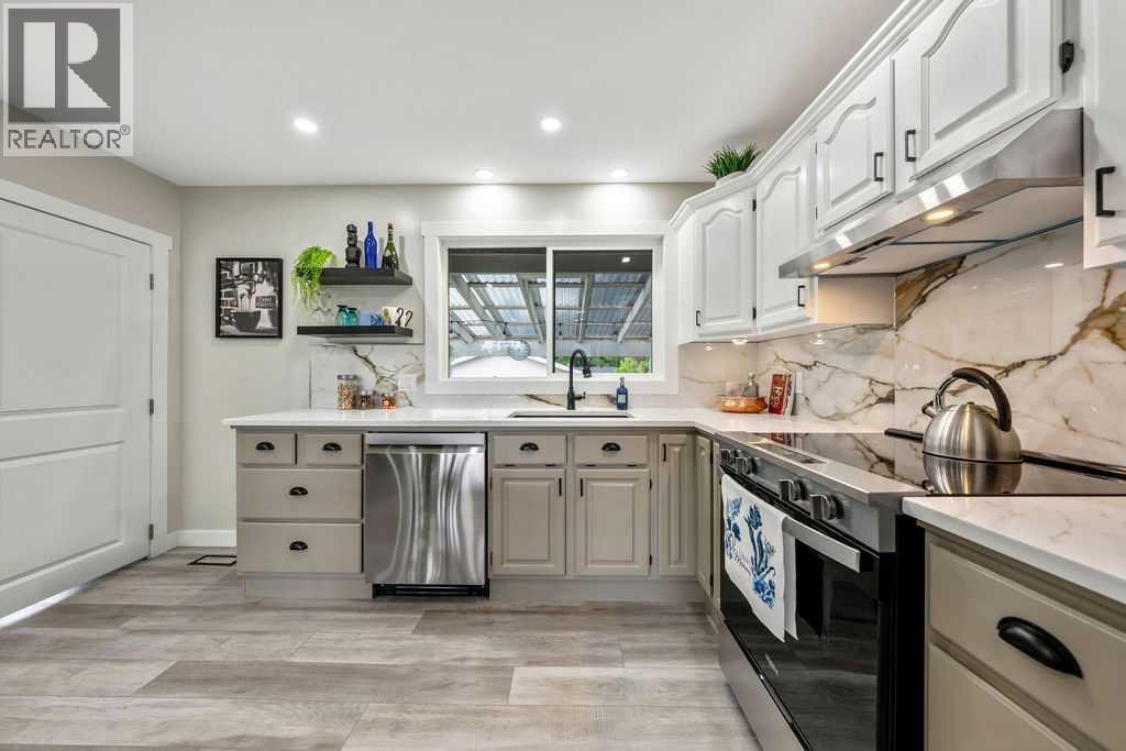 323 84 Avenue SE — photo 9
