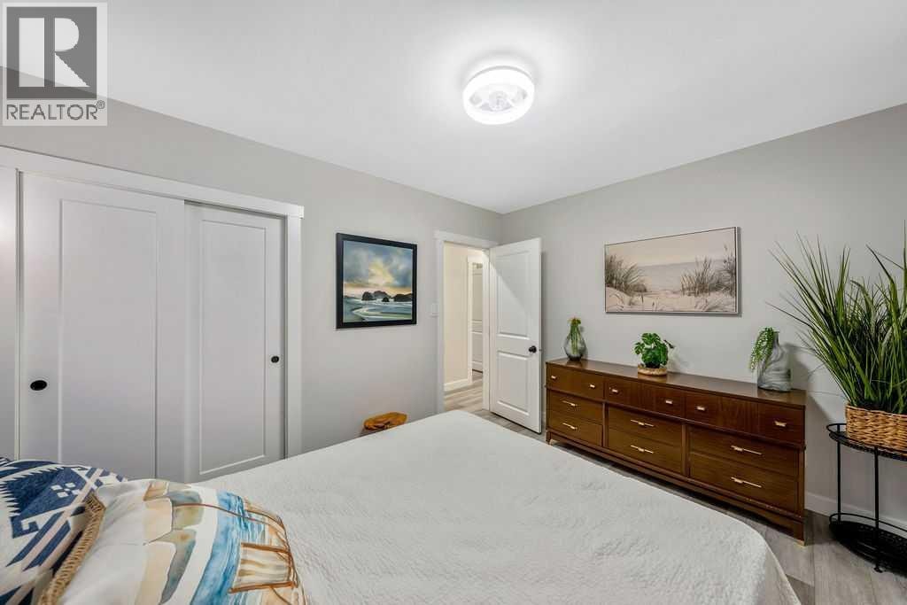 323 84 Avenue SE — photo 15
