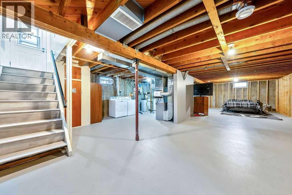 323 84 Avenue SE — photo 13