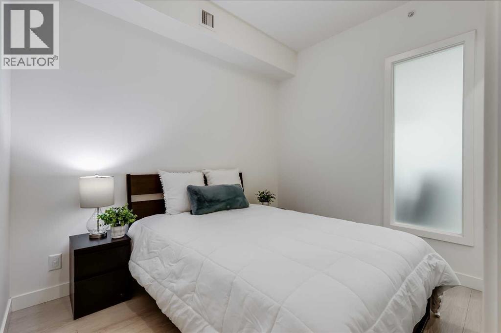 110, 138 Waterfront Court SW — photo 16