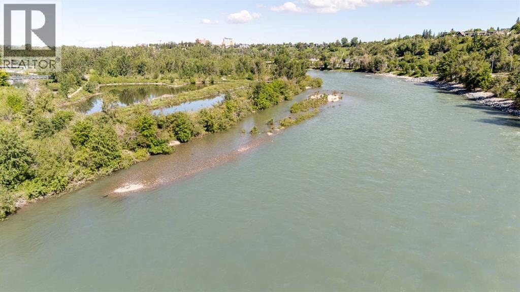 110, 138 Waterfront Court SW — photo 41